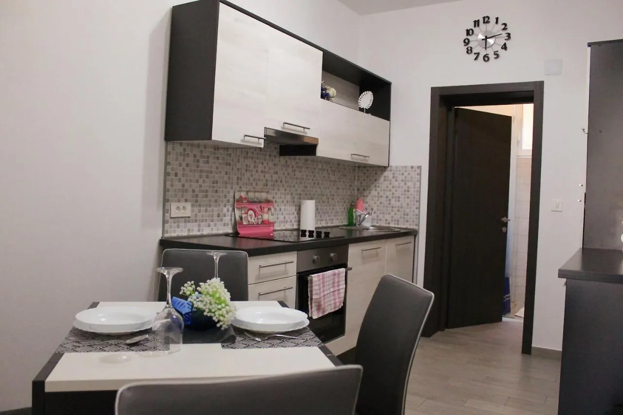 Apartmani Mladenka مالينسكا 0*,  كرواتيا