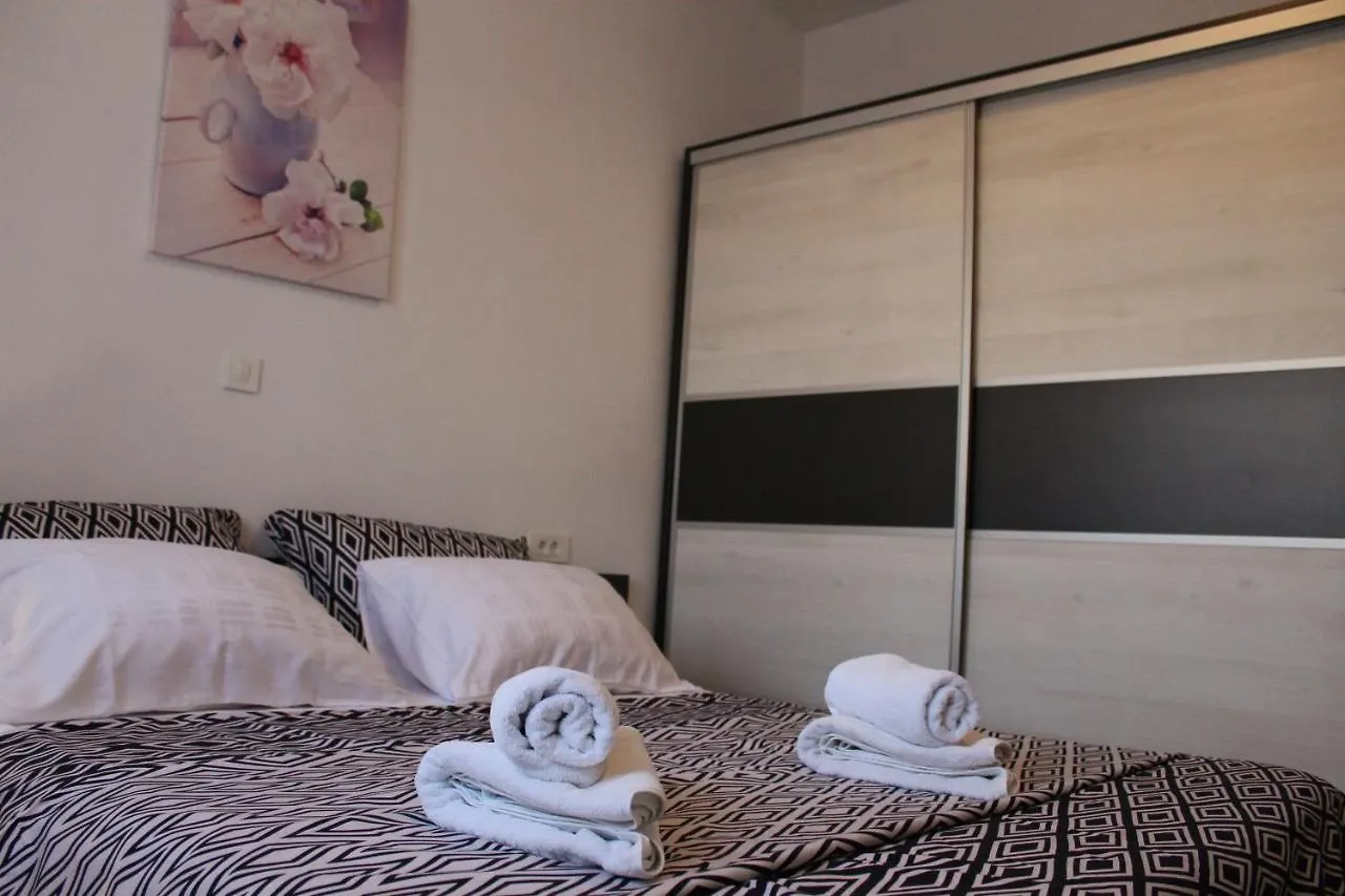 Apartmani Mladenka Malinska 0*,