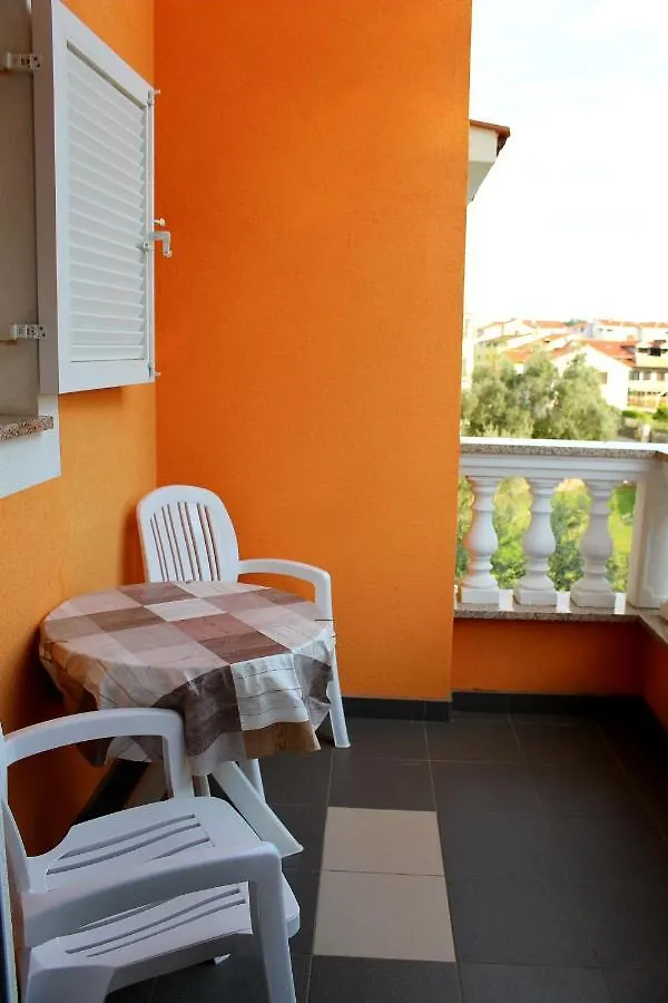 شقة Apartmani Mladenka مالينسكا