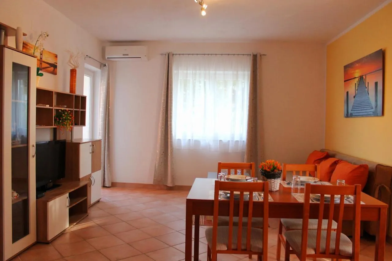 Apartmani Mladenka Malinska Croatia